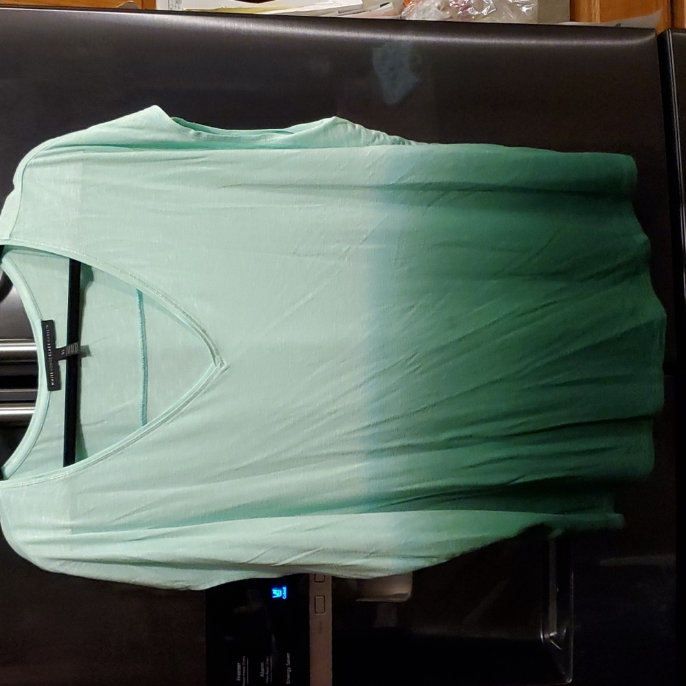 White House Black Market Ombre Mint to Teal Short Sleeve V-Neck Tee